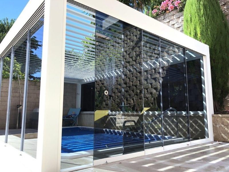 Pérgolas retractiles modernas